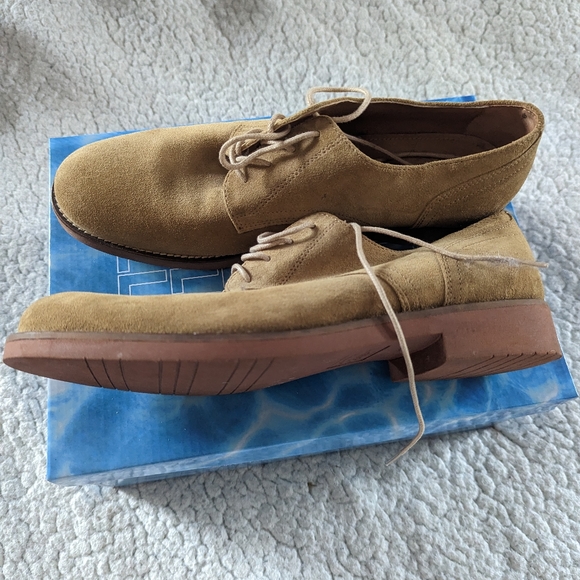 Bass suede Emmie bucks - Picture 2 of 4